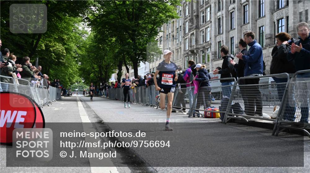 14.06.2026 - REWE Women's Run J. Mangold http://msf.ph/oto/9756694 14.06.2026 10:50:57 Ziel 5007, 5068 meine-sportfotos.de