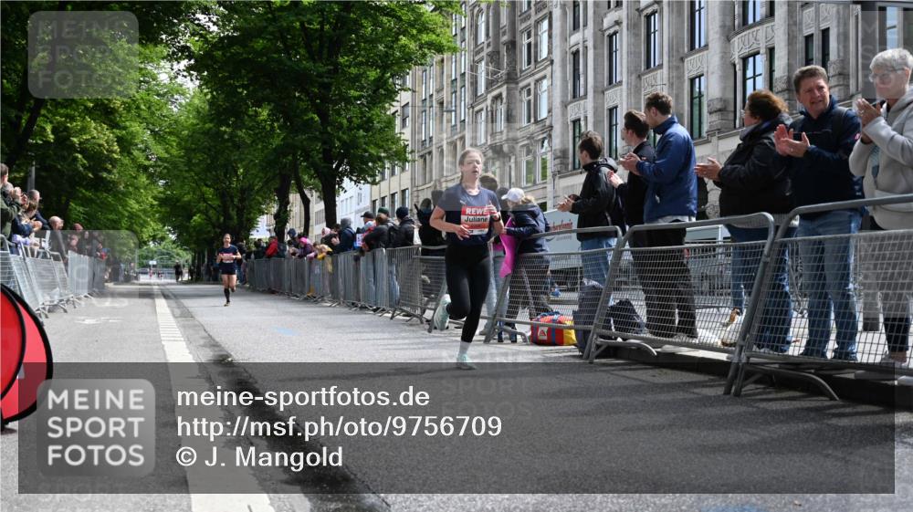 14.06.2026 - REWE Women's Run J. Mangold http://msf.ph/oto/9756709 14.06.2026 10:50:59 Ziel 5007, 5068, 5263 meine-sportfotos.de