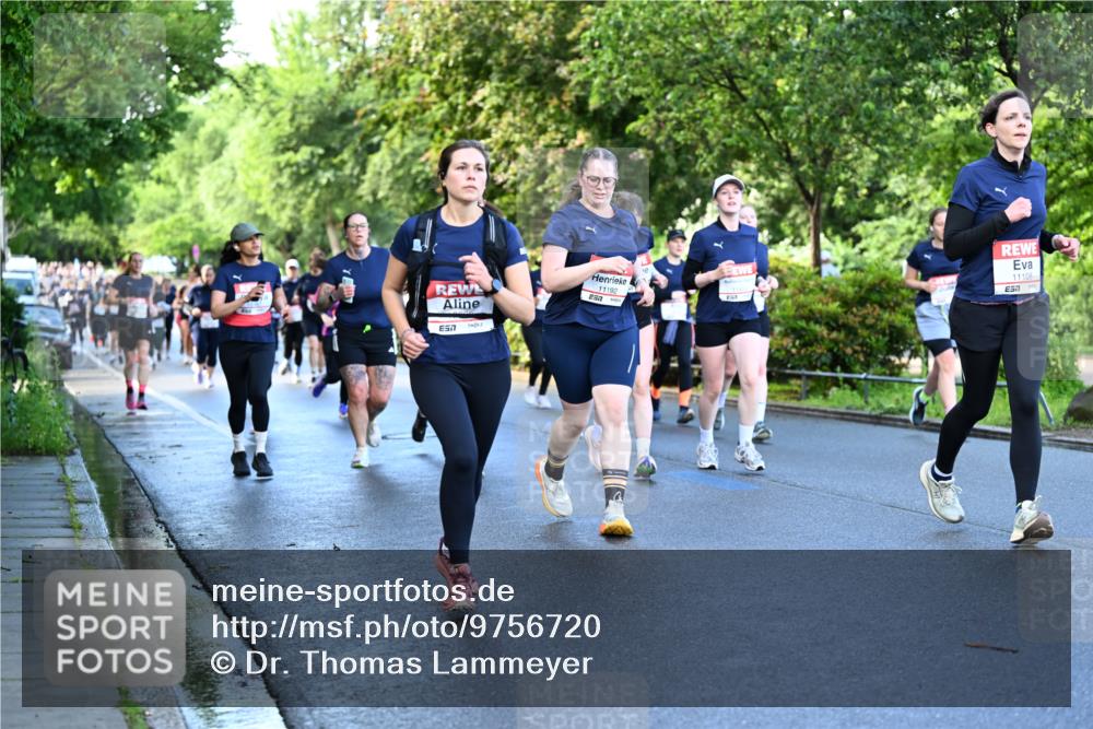 14.06.2026 - REWE Women's Run Dr. Thomas Lammeyer http://msf.ph/oto/9756720 14.06.2026 09:20:30 Laufen 7, 11192, 11108 meine-sportfotos.de