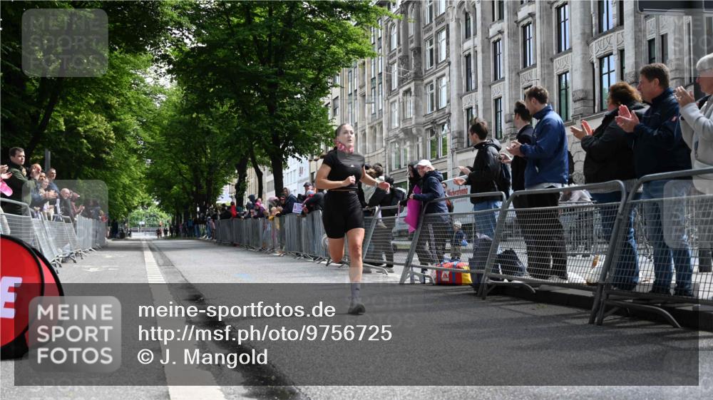 14.06.2026 - REWE Women's Run J. Mangold http://msf.ph/oto/9756725 14.06.2026 10:51:15 Ziel 6049 meine-sportfotos.de