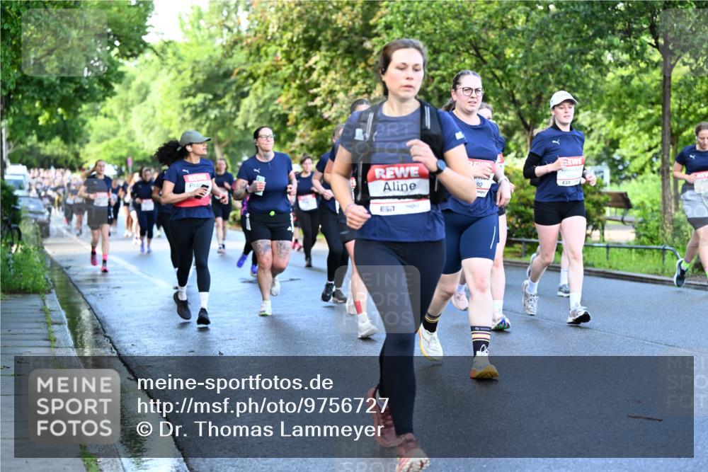 14.06.2026 - REWE Women's Run Dr. Thomas Lammeyer http://msf.ph/oto/9756727 14.06.2026 09:20:31 Laufen 657, 92, 7 meine-sportfotos.de