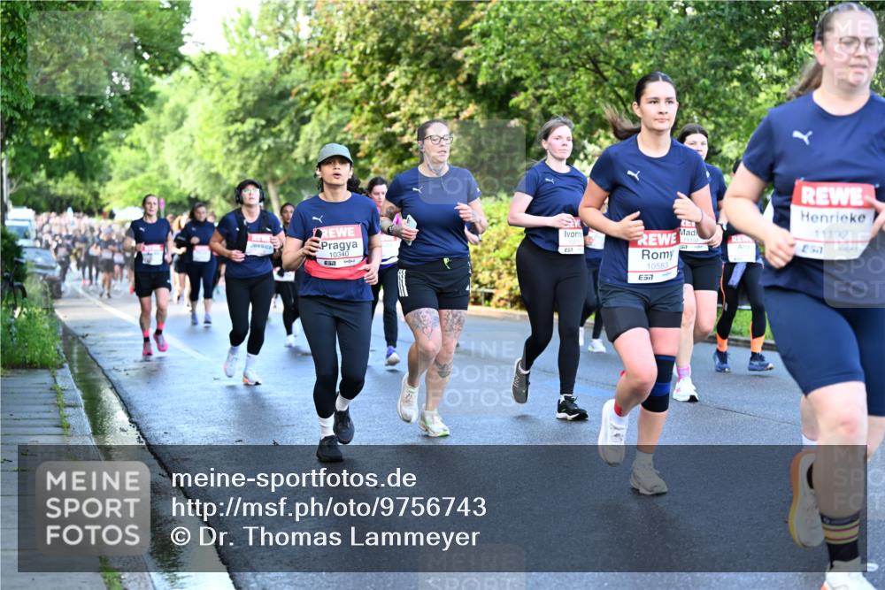 14.06.2026 - REWE Women's Run Dr. Thomas Lammeyer http://msf.ph/oto/9756743 14.06.2026 09:20:32 Laufen 11192, 57, 2573, 10340, 57, 10583, 7 meine-sportfotos.de