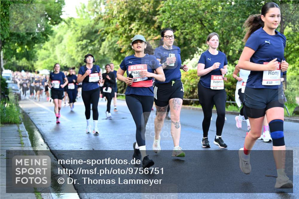 14.06.2026 - REWE Women's Run Dr. Thomas Lammeyer http://msf.ph/oto/9756751 14.06.2026 09:20:32 Laufen 1034, 57, 10078, 10583, 7, 7 meine-sportfotos.de