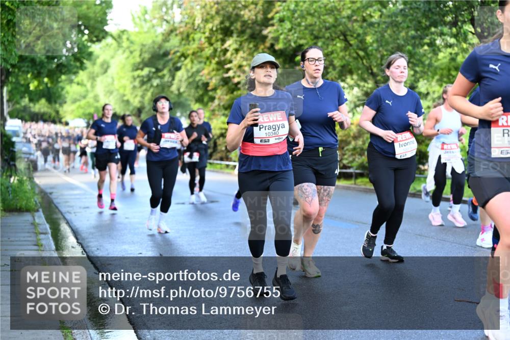 14.06.2026 - REWE Women's Run Dr. Thomas Lammeyer http://msf.ph/oto/9756755 14.06.2026 09:20:33 Laufen 10340, 51, 1 meine-sportfotos.de