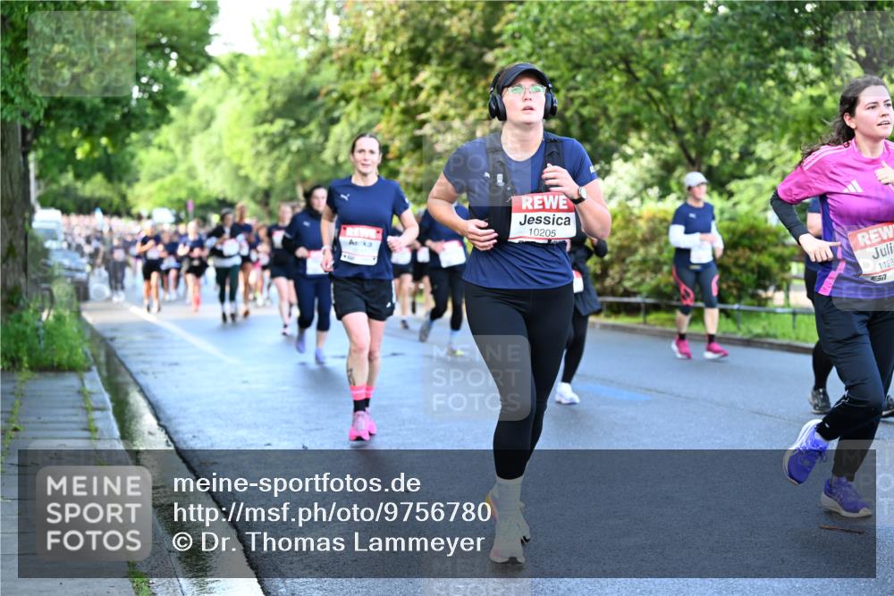 14.06.2026 - REWE Women's Run Dr. Thomas Lammeyer http://msf.ph/oto/9756780 14.06.2026 09:20:35 Laufen 10205, 1128 meine-sportfotos.de