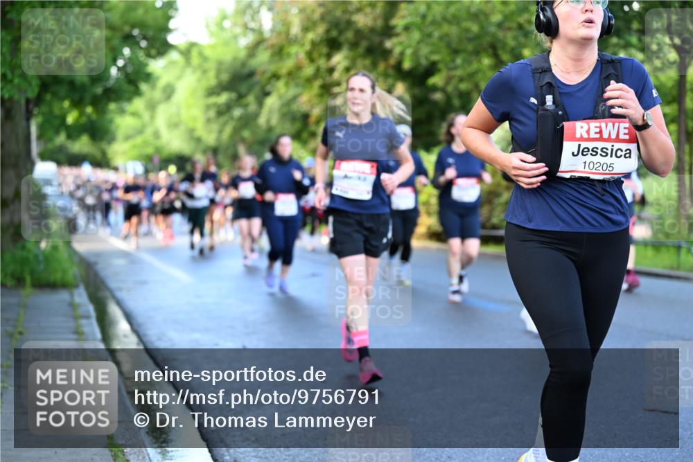 14.06.2026 - REWE Women's Run Dr. Thomas Lammeyer http://msf.ph/oto/9756791 14.06.2026 09:20:36 Laufen 4, 10205 meine-sportfotos.de