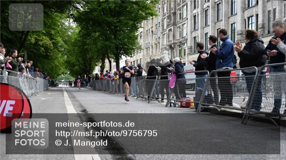 14.06.2026 - REWE Women's Run J. Mangold http://msf.ph/oto/9756795 14.06.2026 10:52:17 Ziel 5682 meine-sportfotos.de