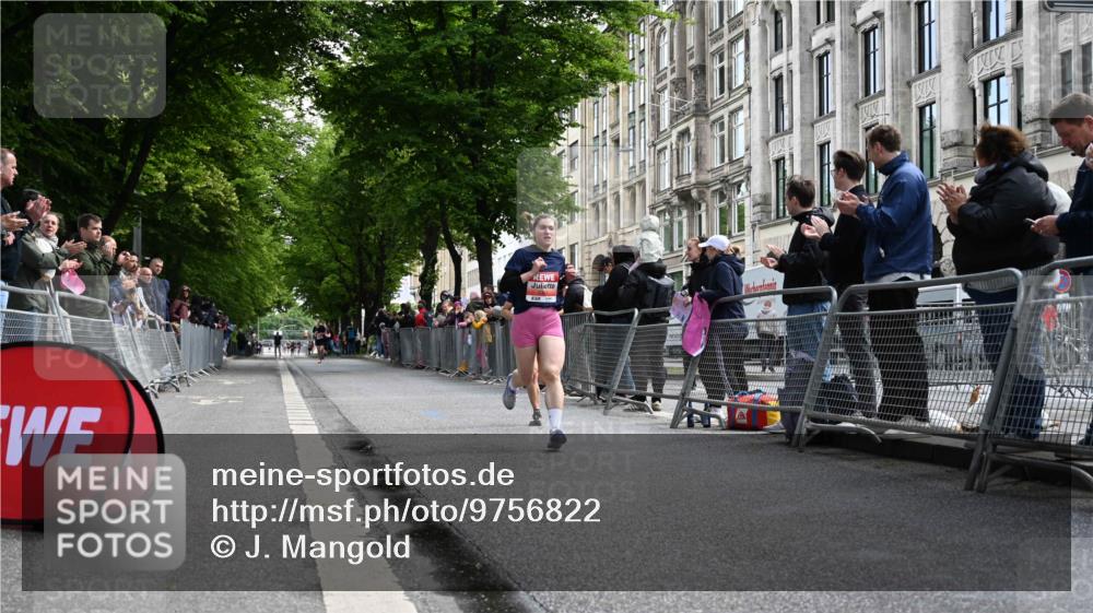 14.06.2026 - REWE Women's Run J. Mangold http://msf.ph/oto/9756822 14.06.2026 10:52:23 Ziel 5361, 5458 meine-sportfotos.de