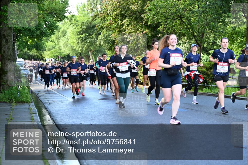 14.06.2026 - REWE Women's Run Dr. Thomas Lammeyer http://msf.ph/oto/9756841 14.06.2026 09:20:40 Laufen 6, 11448, 5, 7 meine-sportfotos.de