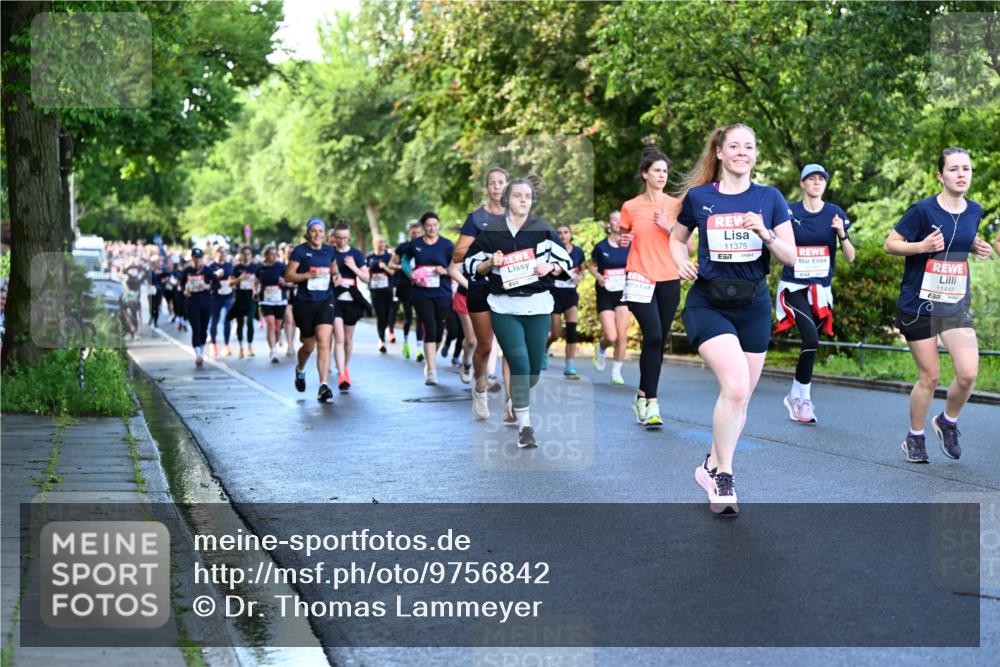 14.06.2026 - REWE Women's Run Dr. Thomas Lammeyer http://msf.ph/oto/9756842 14.06.2026 09:20:41 Laufen 11375, 7, 11448 meine-sportfotos.de