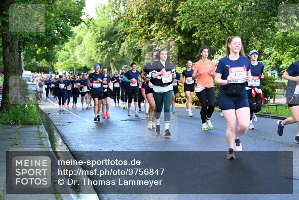 14.06.2026 - REWE Women's Run Dr. Thomas Lammeyer http://msf.ph/oto/9756847 14.06.2026 09:20:41 Laufen 11375, 10165 meine-sportfotos.de