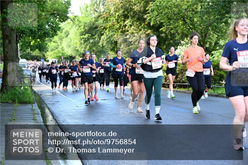 14.06.2026 - REWE Women's Run Dr. Thomas Lammeyer http://msf.ph/oto/9756854 14.06.2026 09:20:42 Laufen 10251, 57, 10032 meine-sportfotos.de