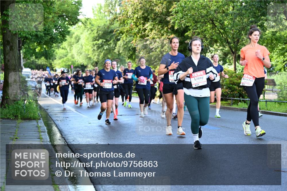 14.06.2026 - REWE Women's Run Dr. Thomas Lammeyer http://msf.ph/oto/9756863 14.06.2026 09:20:42 Laufen 10988, 57, 10032, 1577 meine-sportfotos.de