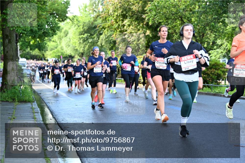 14.06.2026 - REWE Women's Run Dr. Thomas Lammeyer http://msf.ph/oto/9756867 14.06.2026 09:20:43 Laufen 10251, 10988, 57, 10032 meine-sportfotos.de