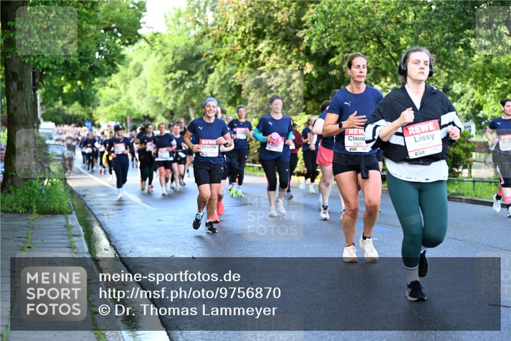 14.06.2026 - REWE Women's Run Dr. Thomas Lammeyer http://msf.ph/oto/9756870 14.06.2026 09:20:43 Laufen 10251, 7, 10988, 7 meine-sportfotos.de