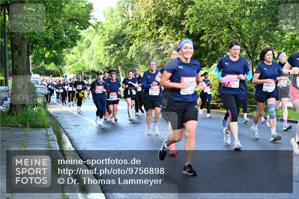 14.06.2026 - REWE Women's Run Dr. Thomas Lammeyer http://msf.ph/oto/9756898 14.06.2026 09:20:45 Laufen 10371 meine-sportfotos.de