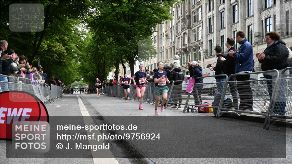 14.06.2026 - REWE Women's Run J. Mangold http://msf.ph/oto/9756924 14.06.2026 10:52:58 Ziel 5306, 5493, 5694, 5815, 5990 meine-sportfotos.de