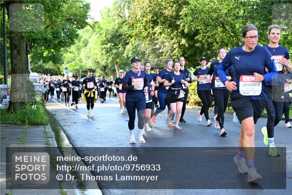 14.06.2026 - REWE Women's Run Dr. Thomas Lammeyer http://msf.ph/oto/9756933 14.06.2026 09:20:47 Laufen 888, 10779, 14, 11290 meine-sportfotos.de