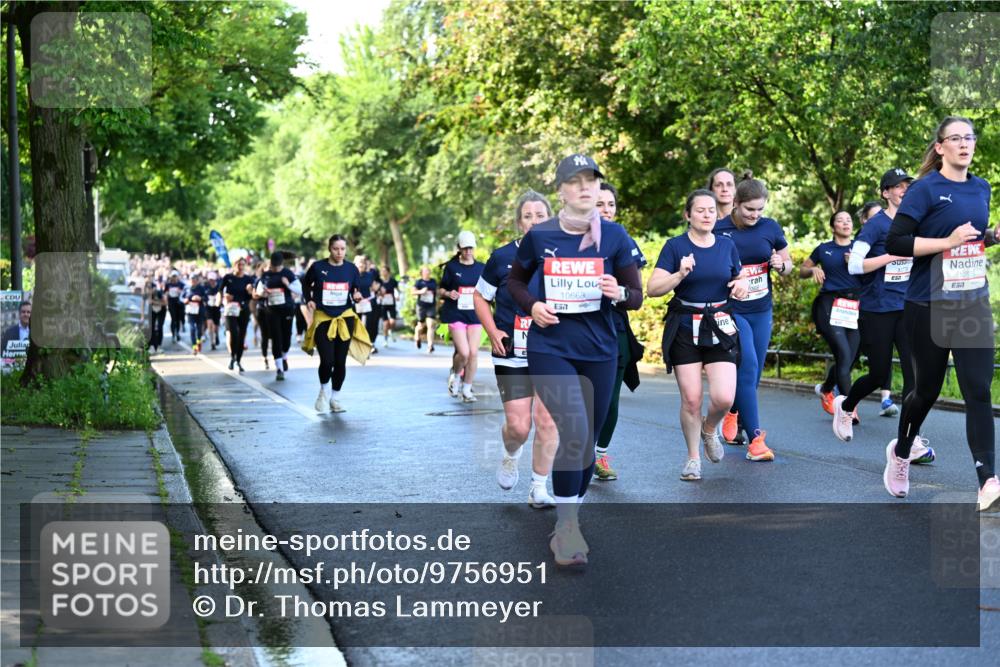 14.06.2026 - REWE Women's Run Dr. Thomas Lammeyer http://msf.ph/oto/9756951 14.06.2026 09:20:48 Laufen 10668, 57, 068, 10533, 57 meine-sportfotos.de