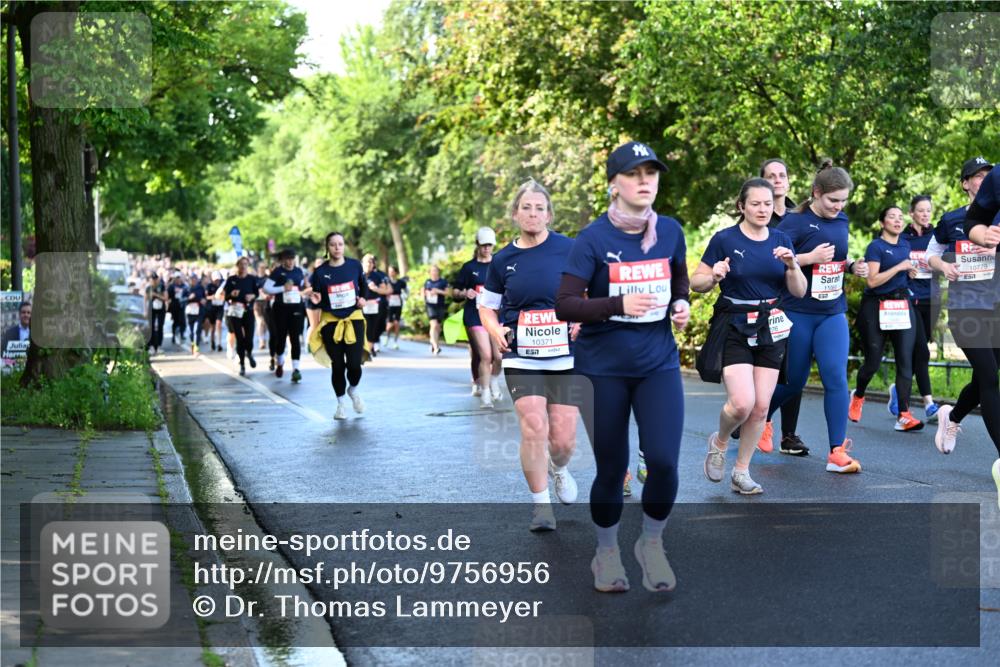 14.06.2026 - REWE Women's Run Dr. Thomas Lammeyer http://msf.ph/oto/9756956 14.06.2026 09:20:49 Laufen 10371, 7, 106, 10779 meine-sportfotos.de