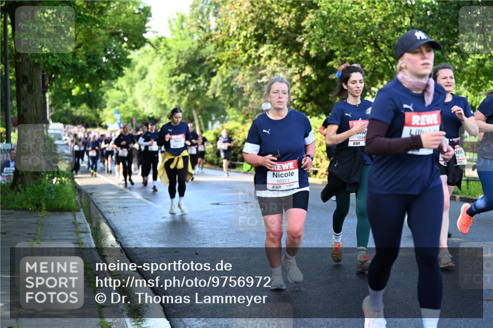 14.06.2026 - REWE Women's Run Dr. Thomas Lammeyer http://msf.ph/oto/9756972 14.06.2026 09:20:49 Laufen 10371, 7, 1044 meine-sportfotos.de