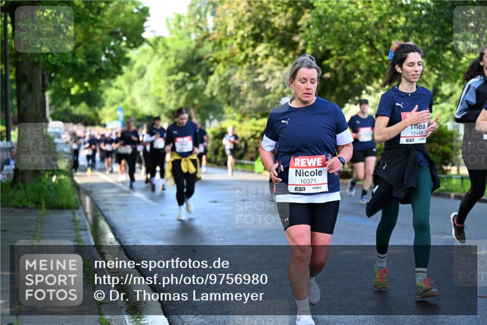 14.06.2026 - REWE Women's Run Dr. Thomas Lammeyer http://msf.ph/oto/9756980 14.06.2026 09:20:50 Laufen 10371, 10448, 7 meine-sportfotos.de