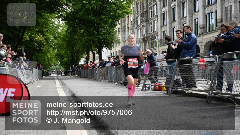 14.06.2026 - REWE Women's Run J. Mangold http://msf.ph/oto/9757006 14.06.2026 10:53:27 Ziel 5786 meine-sportfotos.de