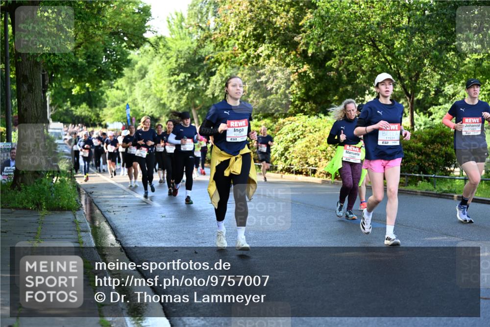 14.06.2026 - REWE Women's Run Dr. Thomas Lammeyer http://msf.ph/oto/9757007 14.06.2026 09:20:52 Laufen 10195, 57, 10980, 11531, 10683, 57 meine-sportfotos.de
