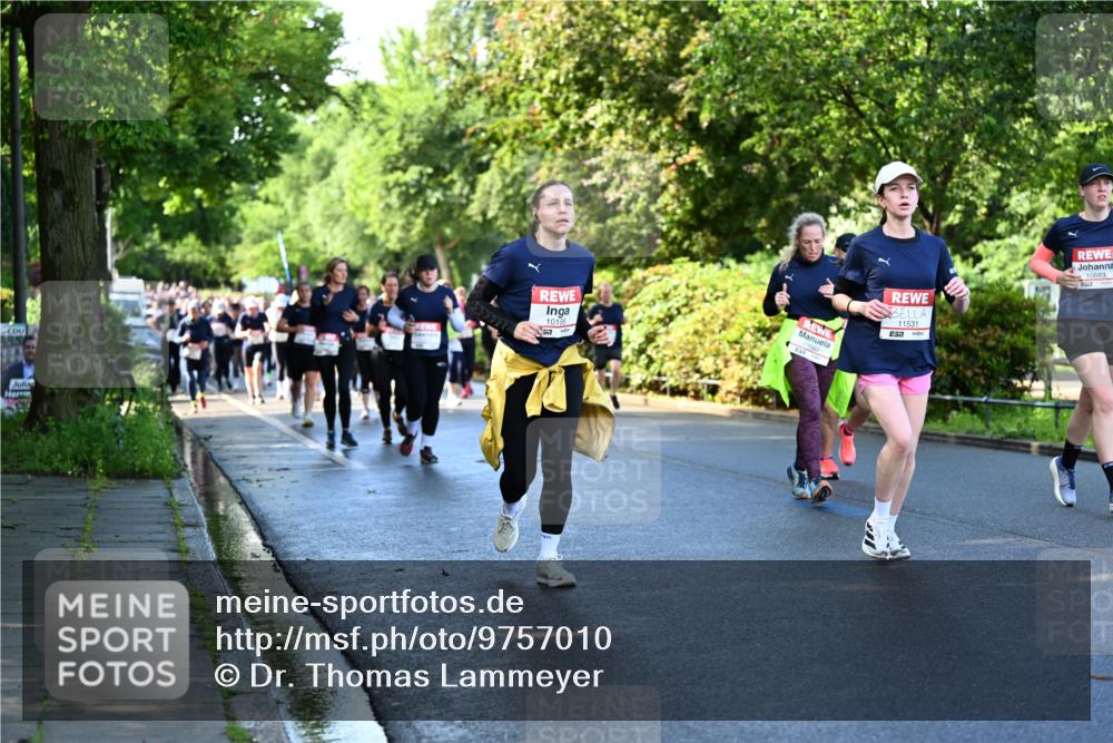 14.06.2026 - REWE Women's Run Dr. Thomas Lammeyer http://msf.ph/oto/9757010 14.06.2026 09:20:52 Laufen 10195, 11531, 10683 meine-sportfotos.de