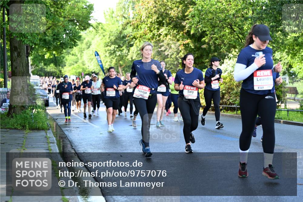 14.06.2026 - REWE Women's Run Dr. Thomas Lammeyer http://msf.ph/oto/9757076 14.06.2026 09:20:56 Laufen 10059, 1005, 57, 11316 meine-sportfotos.de