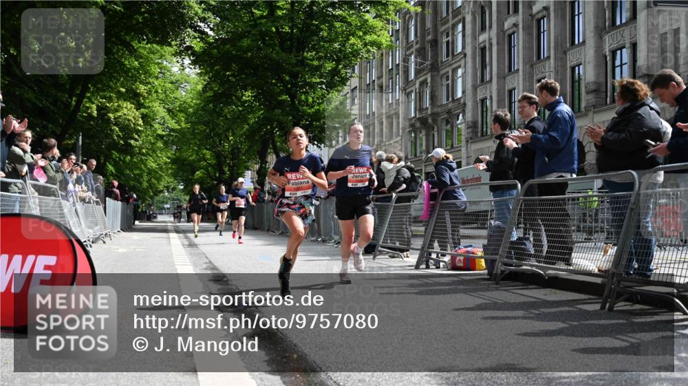 14.06.2026 - REWE Women's Run J. Mangold http://msf.ph/oto/9757080 14.06.2026 10:54:16 Ziel 5051, 5434, 5516, 5715, 10728 meine-sportfotos.de