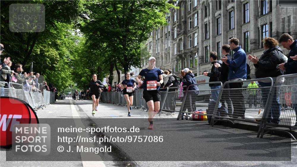 14.06.2026 - REWE Women's Run J. Mangold http://msf.ph/oto/9757086 14.06.2026 10:54:19 Ziel 5051, 5434, 5516, 5715, 10728 meine-sportfotos.de