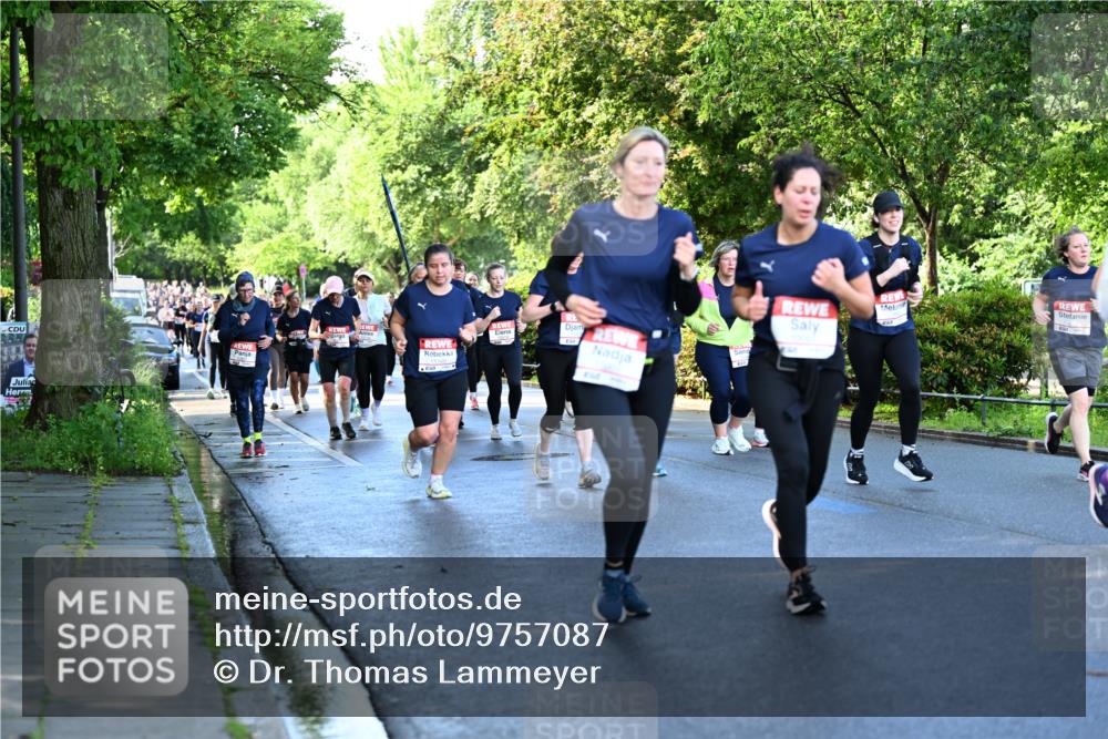 14.06.2026 - REWE Women's Run Dr. Thomas Lammeyer http://msf.ph/oto/9757087 14.06.2026 09:20:57 Laufen 1017 meine-sportfotos.de