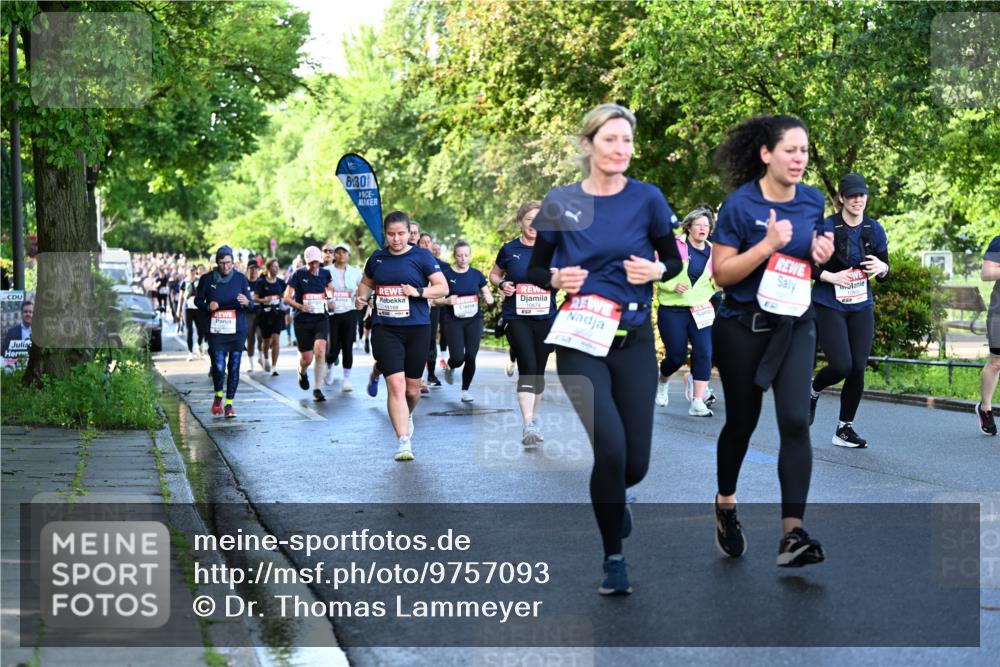 14.06.2026 - REWE Women's Run Dr. Thomas Lammeyer http://msf.ph/oto/9757093 14.06.2026 09:20:57 Laufen 6, 30, 11169 meine-sportfotos.de