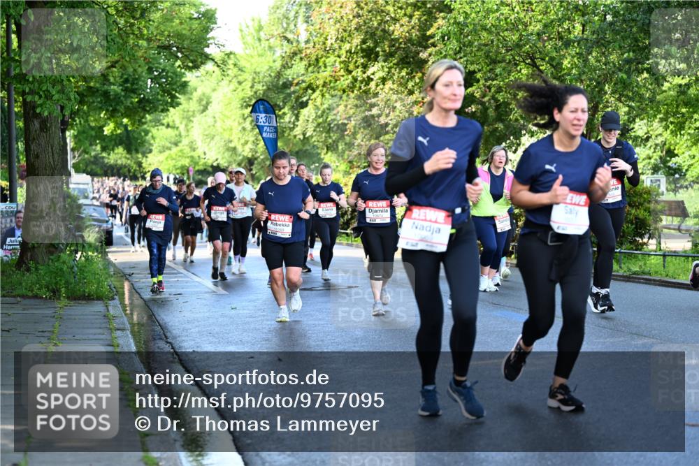 14.06.2026 - REWE Women's Run Dr. Thomas Lammeyer http://msf.ph/oto/9757095 14.06.2026 09:20:57 Laufen 6, 30, 11169 meine-sportfotos.de