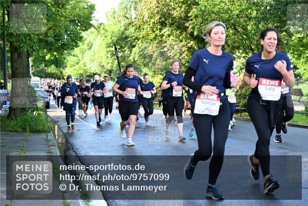 14.06.2026 - REWE Women's Run Dr. Thomas Lammeyer http://msf.ph/oto/9757099 14.06.2026 09:20:58 Laufen 11169, 10057, 10969, 10674 meine-sportfotos.de