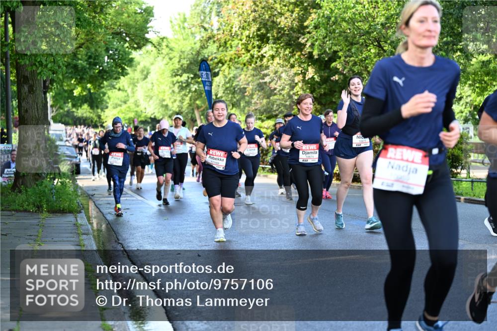 14.06.2026 - REWE Women's Run Dr. Thomas Lammeyer http://msf.ph/oto/9757106 14.06.2026 09:20:58 Laufen 6, 30, 11169, 10674, 10675 meine-sportfotos.de