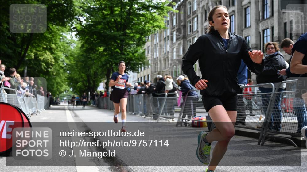 14.06.2026 - REWE Women's Run J. Mangold http://msf.ph/oto/9757114 14.06.2026 10:54:22 Ziel 5516, 5715, 10728 meine-sportfotos.de