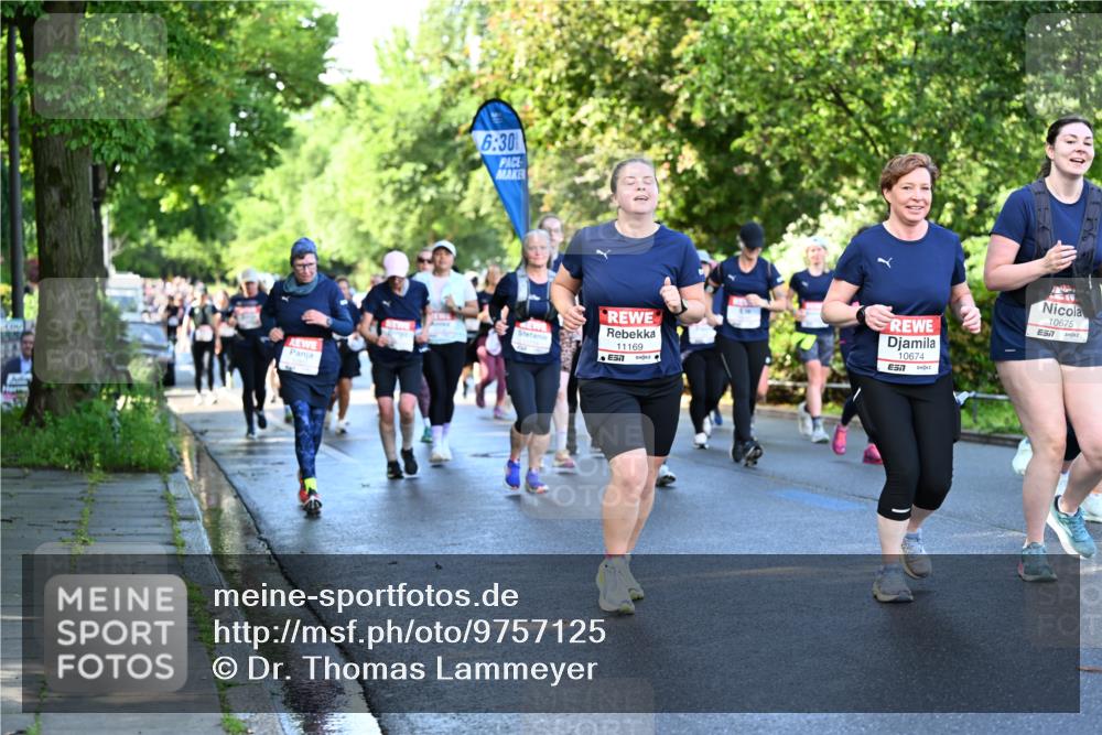 14.06.2026 - REWE Women's Run Dr. Thomas Lammeyer http://msf.ph/oto/9757125 14.06.2026 09:20:59 Laufen 6, 30, 11169, 7, 10674, 7, 10675, 7 meine-sportfotos.de