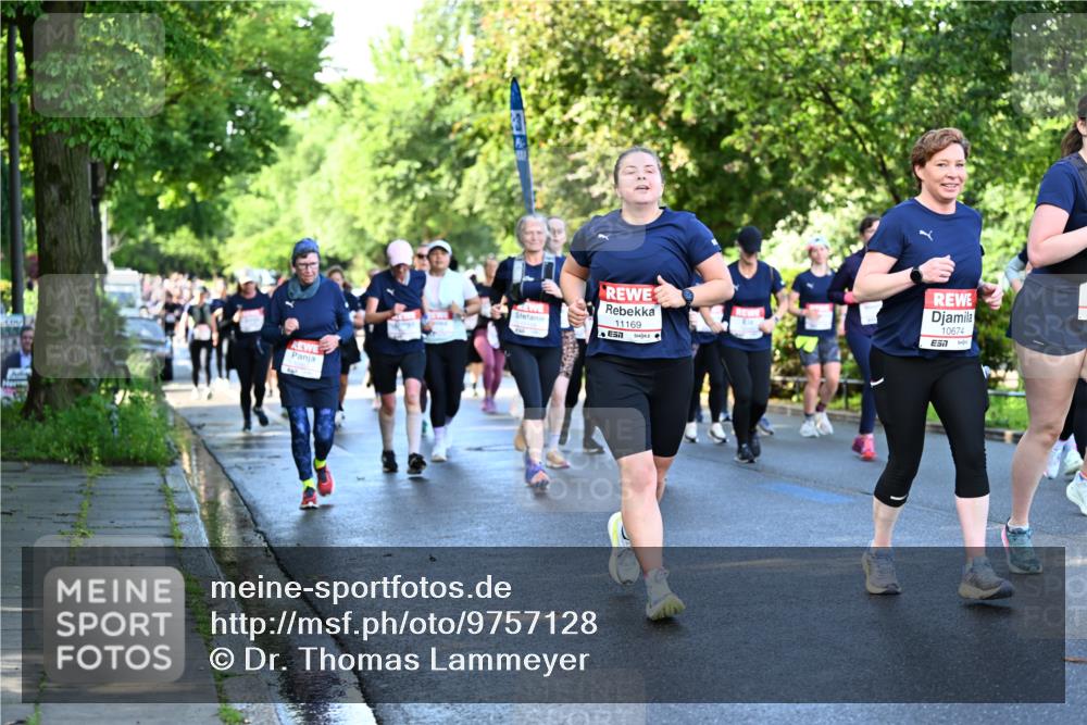 14.06.2026 - REWE Women's Run Dr. Thomas Lammeyer http://msf.ph/oto/9757128 14.06.2026 09:20:59 Laufen 11169, 7, 10674, 7 meine-sportfotos.de