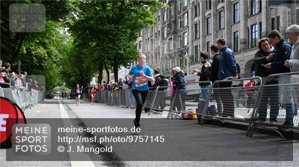 14.06.2026 - REWE Women's Run J. Mangold http://msf.ph/oto/9757145 14.06.2026 10:54:34 Ziel 5594, 5613, 5707, 5916 meine-sportfotos.de