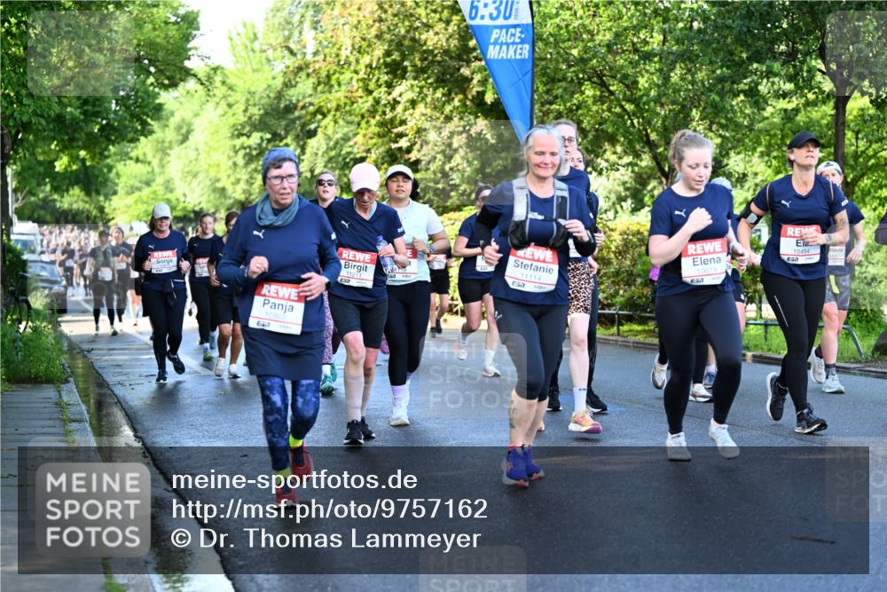 14.06.2026 - REWE Women's Run Dr. Thomas Lammeyer http://msf.ph/oto/9757162 14.06.2026 09:21:02 Laufen 10862, 6, 30, 11211, 11114, 57, 10019, 57, 10494, 7 meine-sportfotos.de