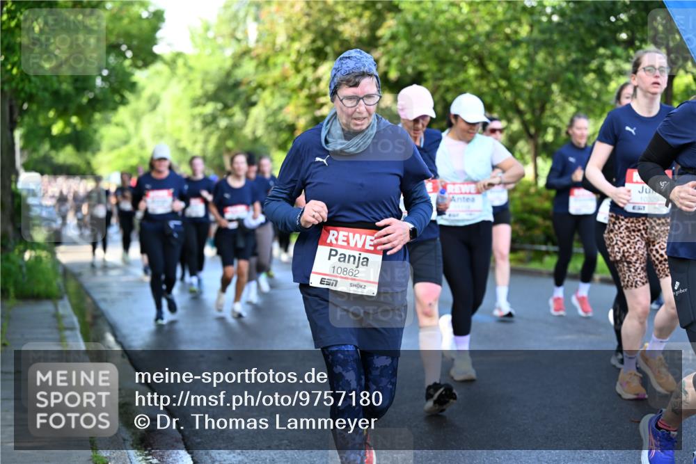 14.06.2026 - REWE Women's Run Dr. Thomas Lammeyer http://msf.ph/oto/9757180 14.06.2026 09:21:03 Laufen 10862, 10329 meine-sportfotos.de