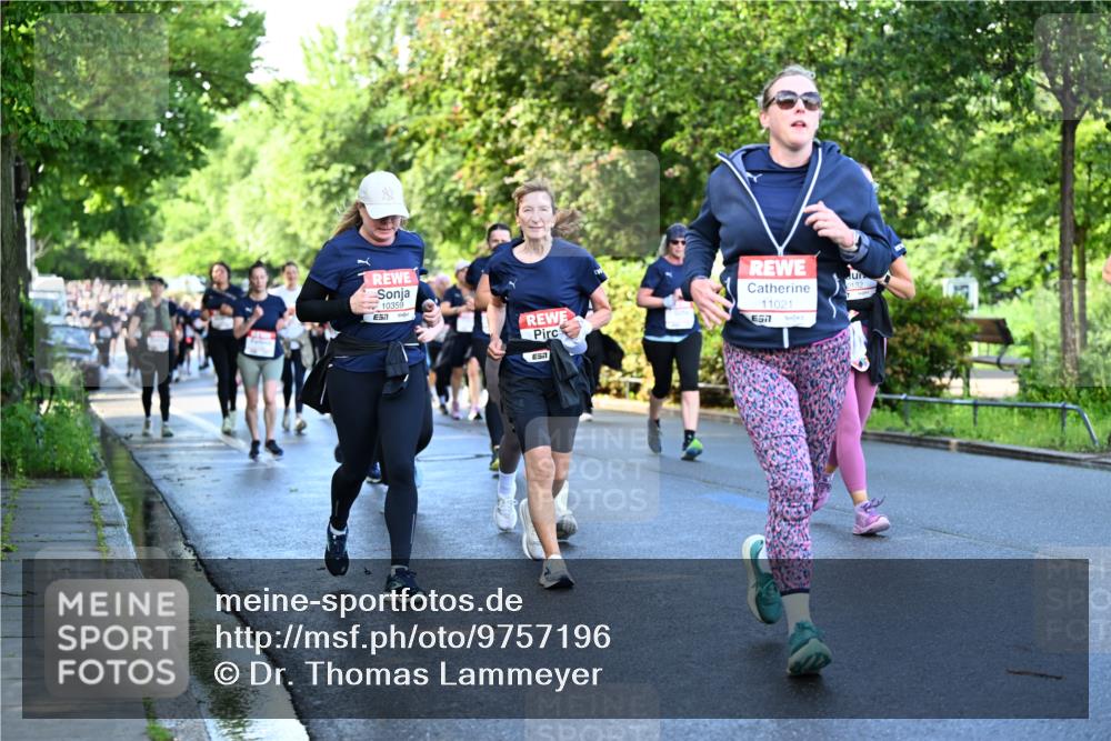 14.06.2026 - REWE Women's Run Dr. Thomas Lammeyer http://msf.ph/oto/9757196 14.06.2026 09:21:05 Laufen 10359, 11021, 657, 0132 meine-sportfotos.de