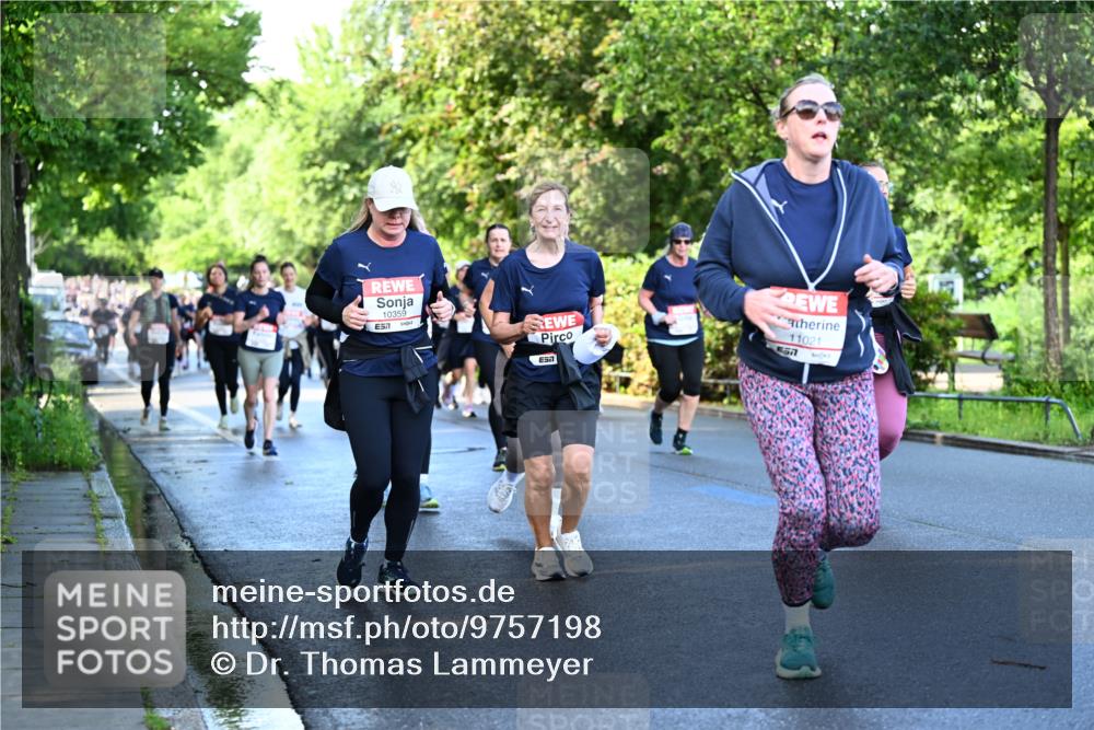 14.06.2026 - REWE Women's Run Dr. Thomas Lammeyer http://msf.ph/oto/9757198 14.06.2026 09:21:05 Laufen 10359, 57, 57, 11021 meine-sportfotos.de