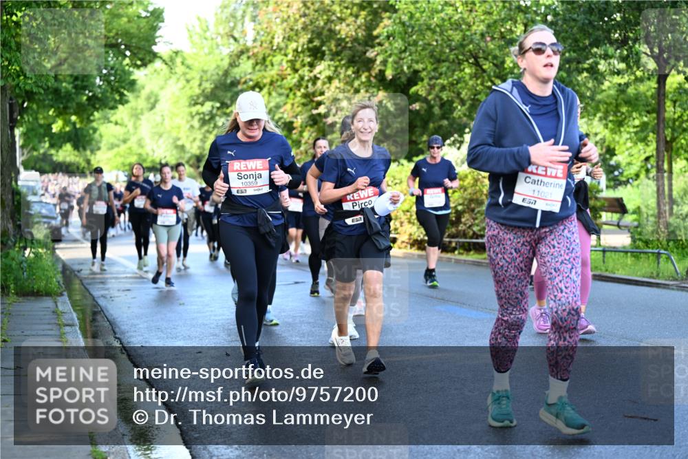 14.06.2026 - REWE Women's Run Dr. Thomas Lammeyer http://msf.ph/oto/9757200 14.06.2026 09:21:05 Laufen 10359, 657, 7, 11021, 57 meine-sportfotos.de