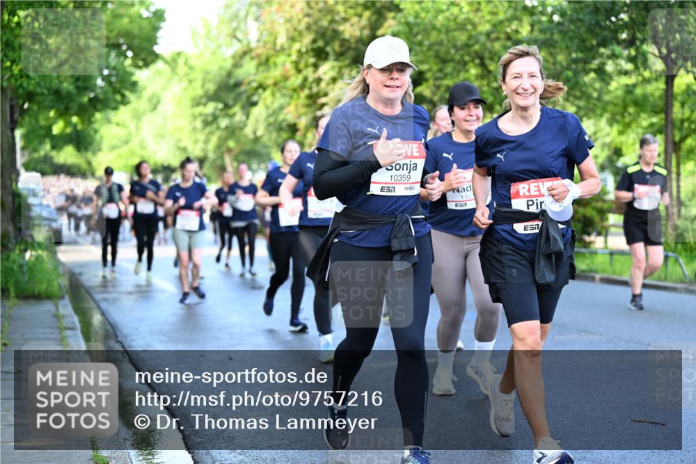 14.06.2026 - REWE Women's Run Dr. Thomas Lammeyer http://msf.ph/oto/9757216 14.06.2026 09:21:06 Laufen 10359, 1101, 657 meine-sportfotos.de