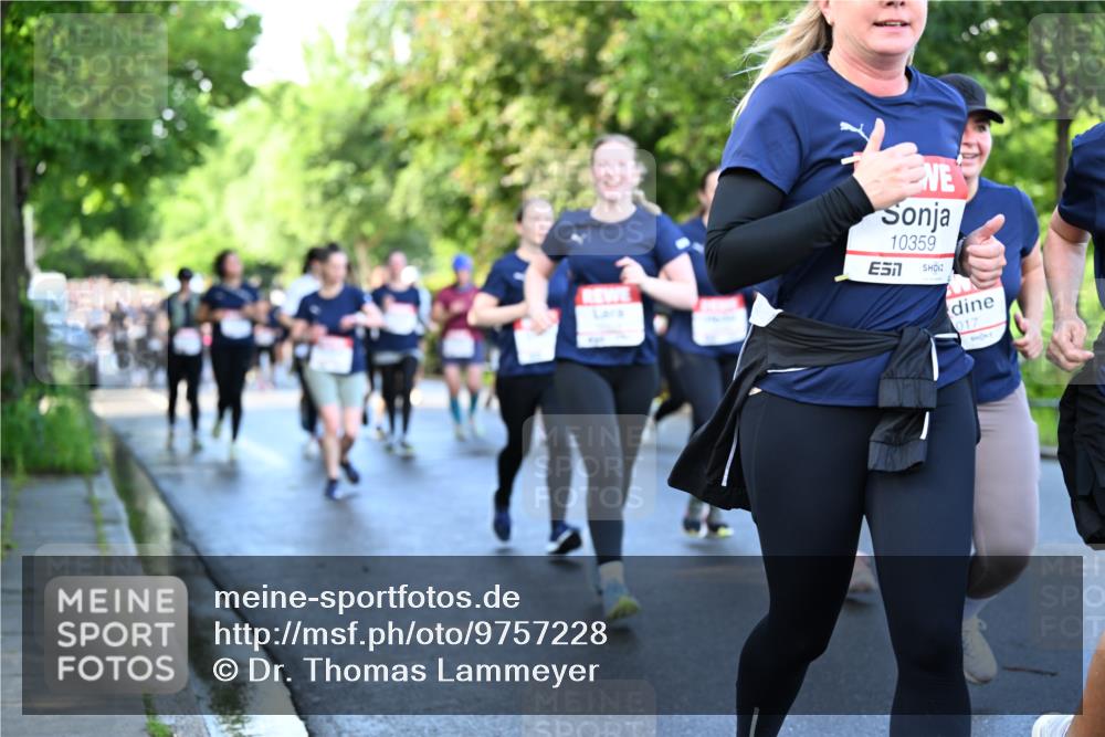 14.06.2026 - REWE Women's Run Dr. Thomas Lammeyer http://msf.ph/oto/9757228 14.06.2026 09:21:07 Laufen 10359, 017 meine-sportfotos.de