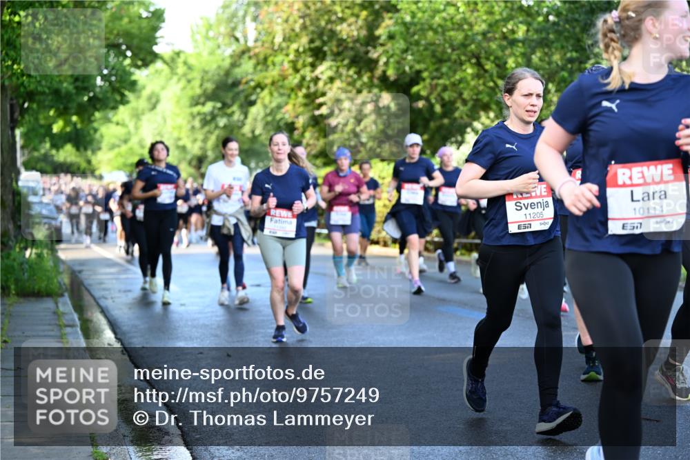 14.06.2026 - REWE Women's Run Dr. Thomas Lammeyer http://msf.ph/oto/9757249 14.06.2026 09:21:08 Laufen 11205, 10114 meine-sportfotos.de