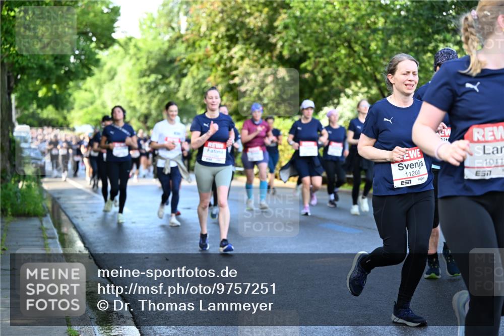 14.06.2026 - REWE Women's Run Dr. Thomas Lammeyer http://msf.ph/oto/9757251 14.06.2026 09:21:08 Laufen 11205, 1011 meine-sportfotos.de